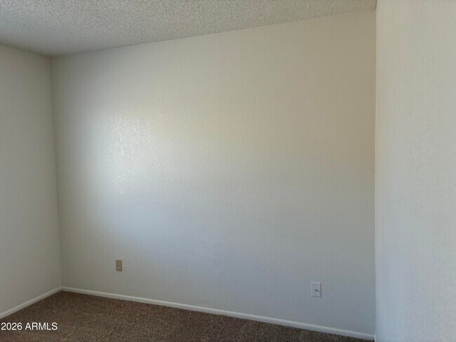 Building Photo - 10820 W Wagon Wheel Dr