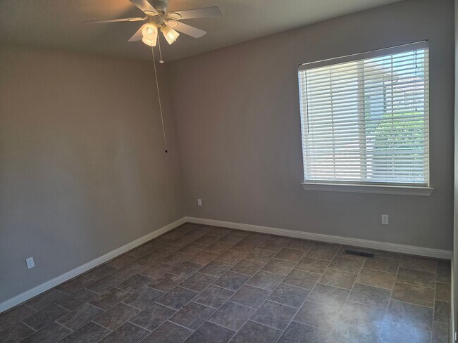 Building Photo - 1458 Cardiff Ct