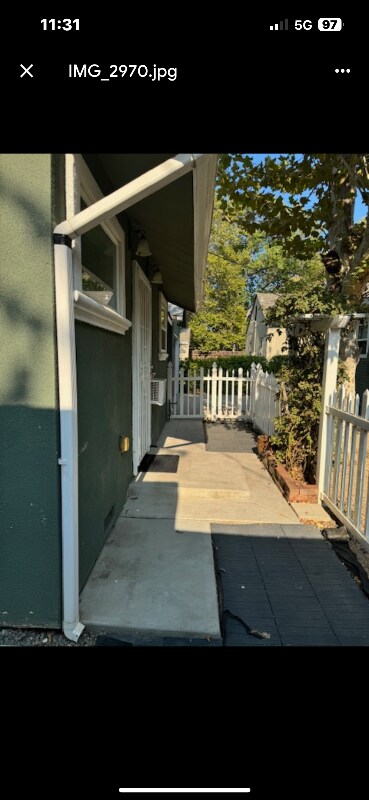 Building Photo - 155 Berverdor Ave