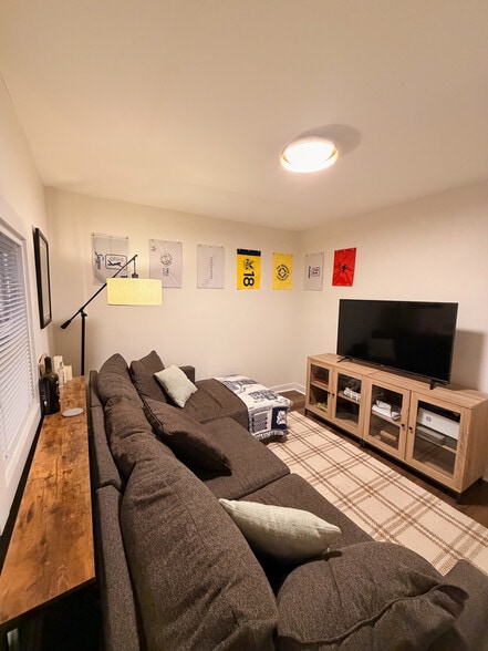 Building Photo - 1835 New St