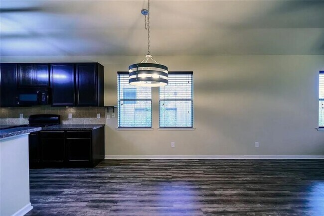 Building Photo - 296 Country Crossing Cir