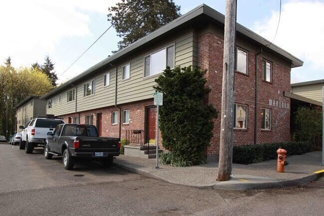 Building Photo - Cozy Condo at Marquam Court. Near OHSU with Parking and Storage-