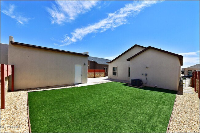 Building Photo - 14321 Bill Lazor Pkwy