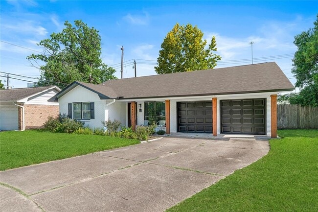 Building Photo - 5427 Lamonte Ln