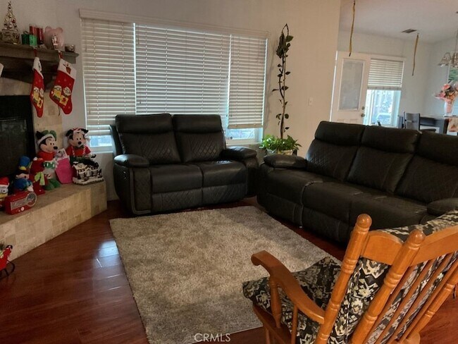 Building Photo - 11546 Hickory Ave