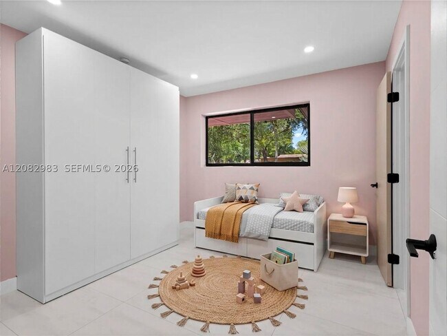 Building Photo - 421 S 56th Terrace