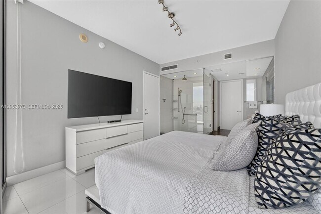 Building Photo - 1100 Biscayne Blvd