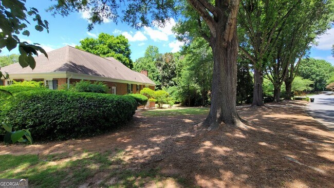 Building Photo - 5005 Johns Creek Ct