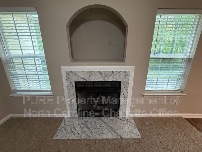 Building Photo - 3385 Hunting Wood Ct