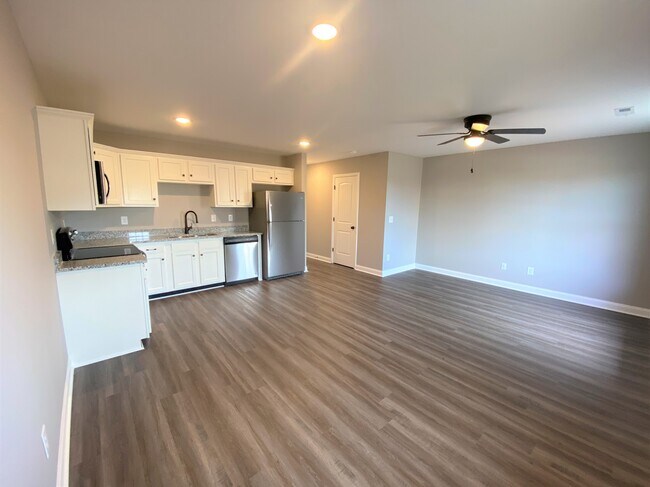 Building Photo - 580 Heritage Pointe Drive