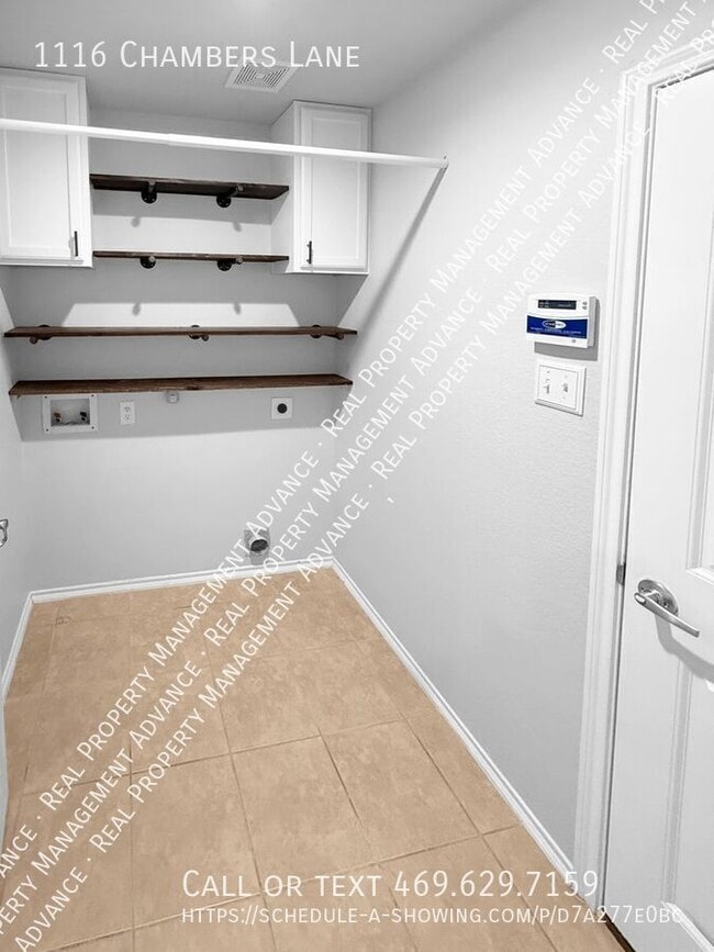 Building Photo - 1116 Chambers Ln