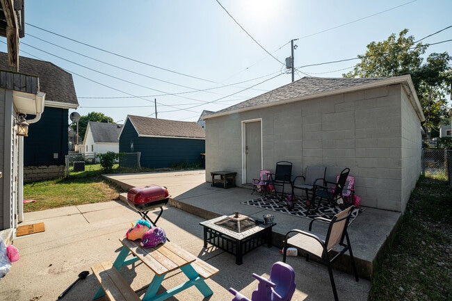 Building Photo - 1801 S 64th St