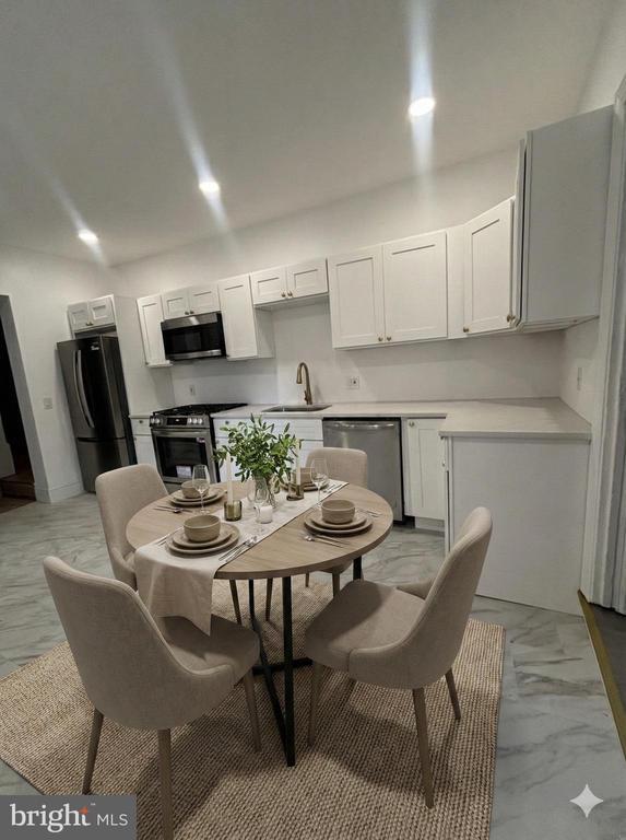 Building Photo - 624 Poplar St