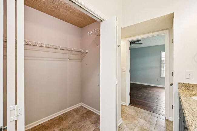 Building Photo - Welcome to this beautifully remodeled sing...
