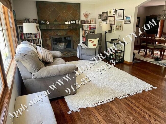 Building Photo - Beautiful Ranch Home in Shawnee-Available ...
