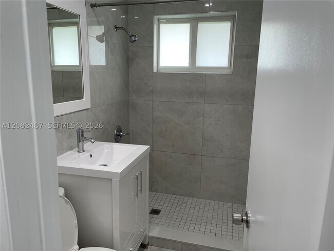 Building Photo - 8640 SW 125th St