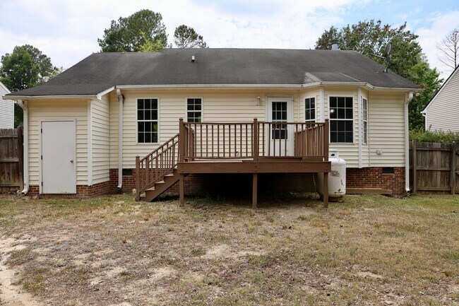 Building Photo - 903 Delham Rd