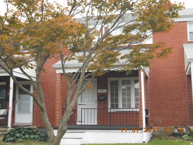 Building Photo - 3221 Wallford Dr