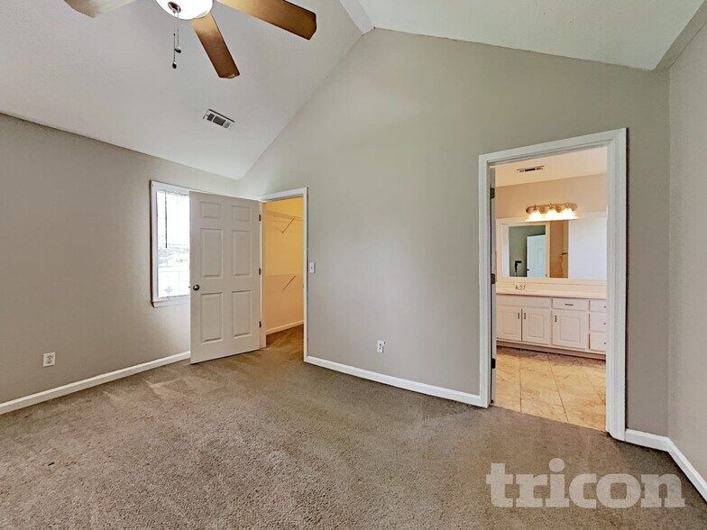Building Photo - 195 Falcon Ridge Dr