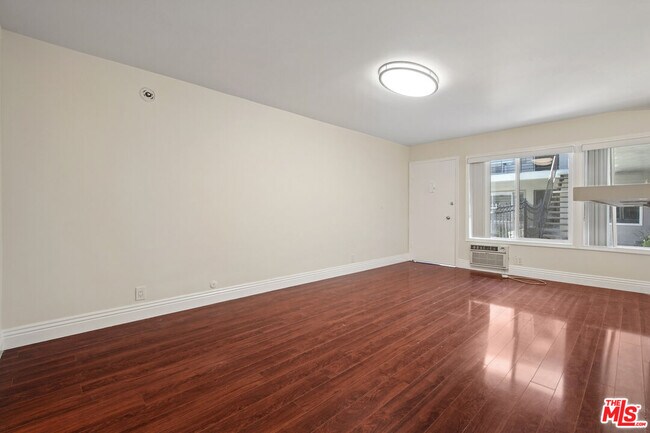 Building Photo - 1220 N Ogden Dr