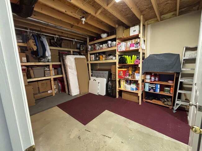 Building Photo - 2919 Blackhawk Dr