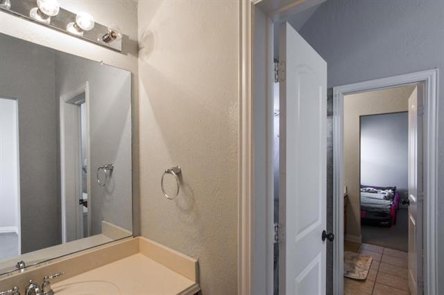 Building Photo - 9750 Candlewood Dr