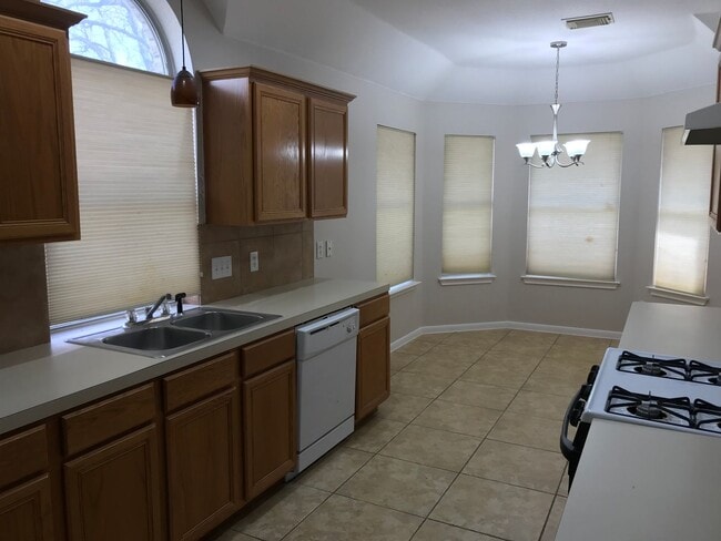 Building Photo - 4108 N Summercrest Loop