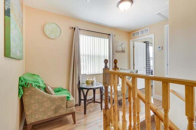 Building Photo - 7232 Lazy Hill Dr