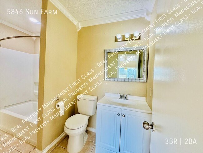 Building Photo - 5846 Sun Farm