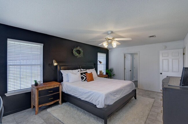 Building Photo - 8271 Branston Dr