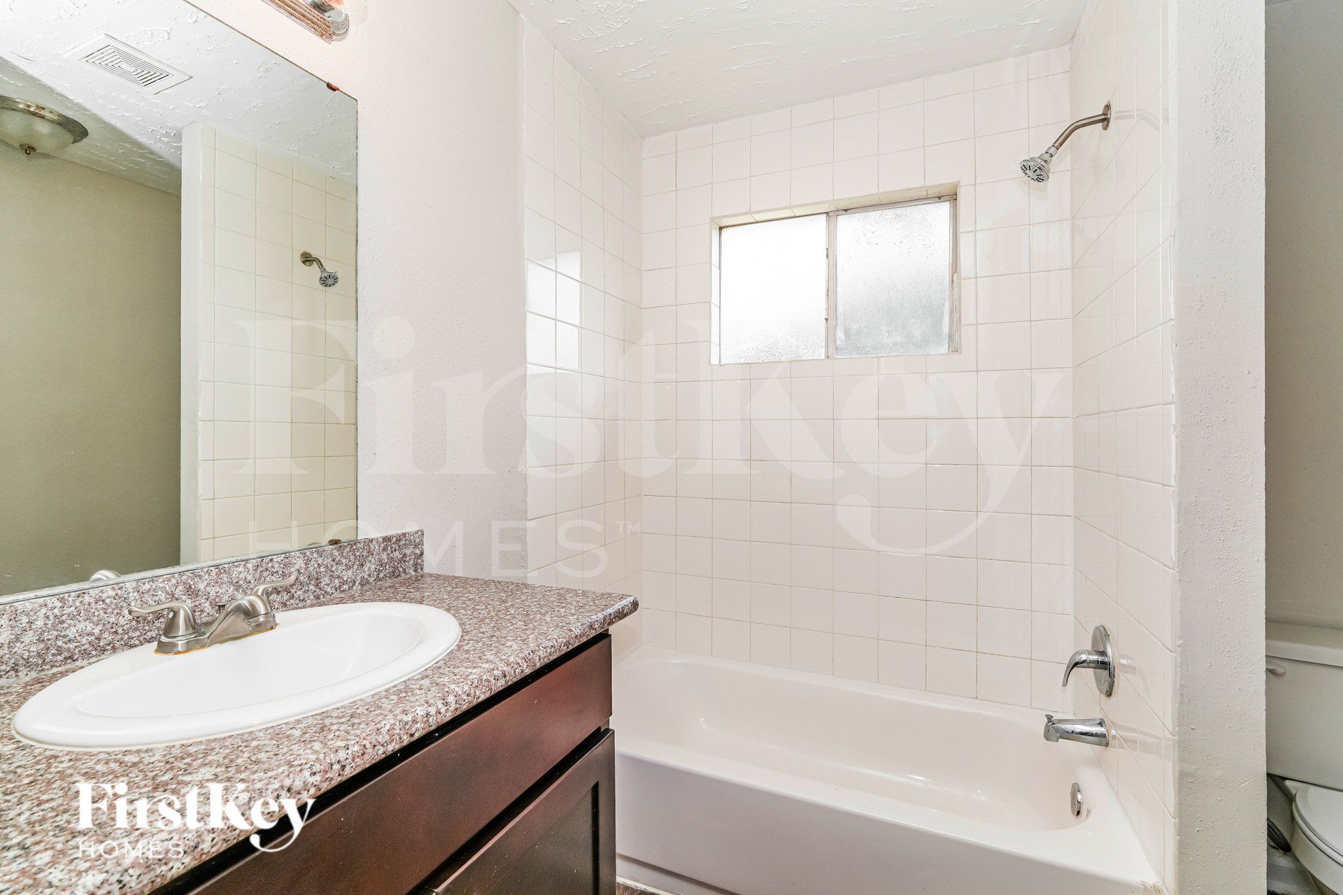 Building Photo - 16826 Rockstone