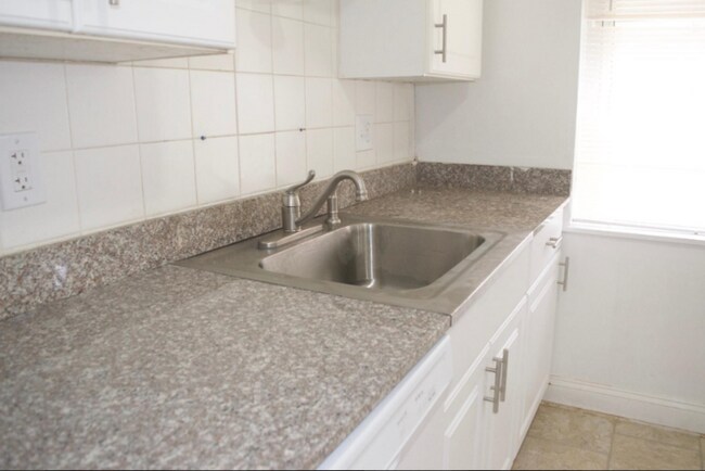 Building Photo - 3146 Keokuk St