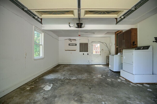 Building Photo - 4320 Providence Rd