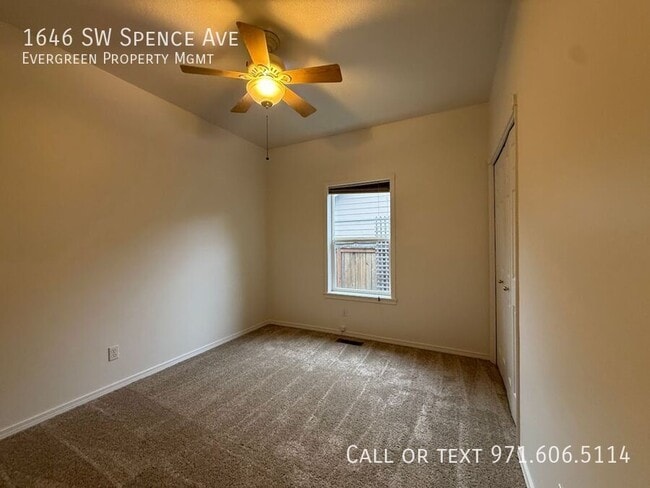 Building Photo - 1646 SW Spence Ave