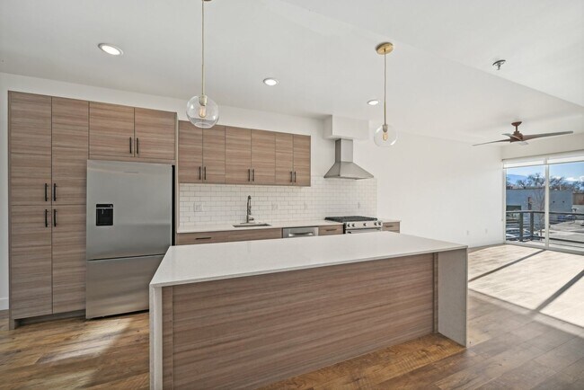 Building Photo - 2BR/2.5BA Condo in Central Ninth | Mountain Views, Solar & Walk to Everything