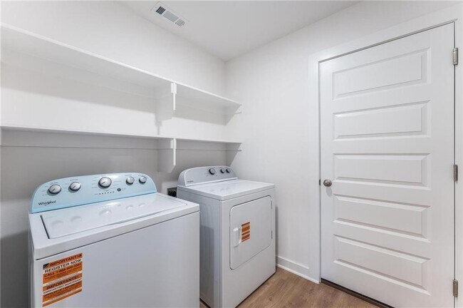 Building Photo - 4651 W Aurora St