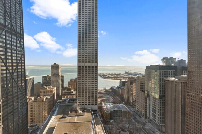 Building Photo - 111 E Chestnut St