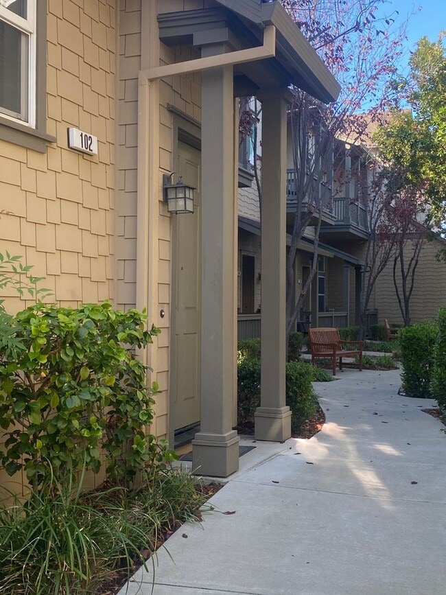 Building Photo - 3 BD/3.5 BA Townhouse in downtown Livermore Station, No Pets
