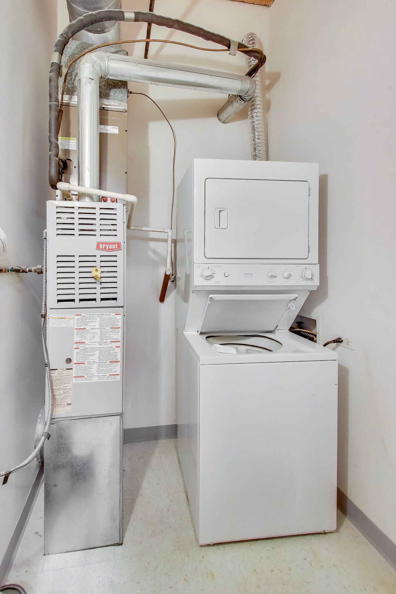 Building Photo - 375 W Erie St