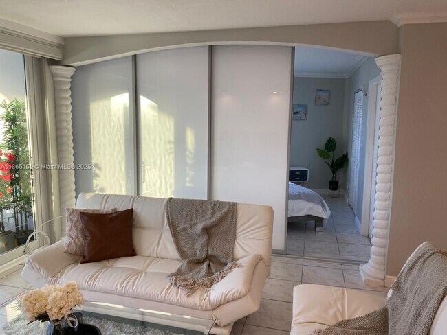 Building Photo - 5401 Collins Ave