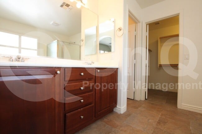 Building Photo - 14214 W Gelding Dr