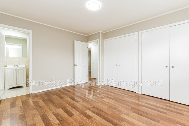 Building Photo - 40 Madestone Ln