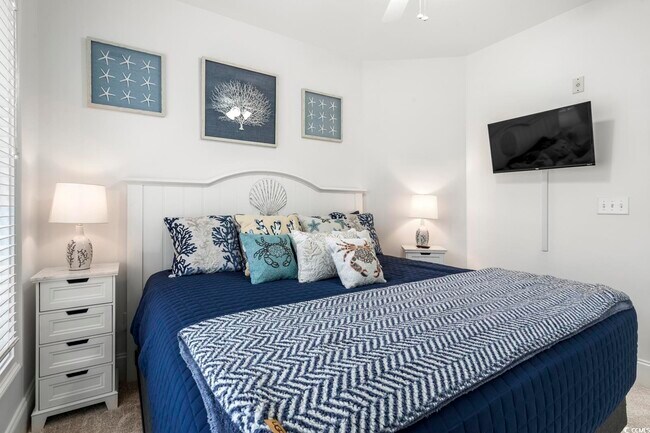 Building Photo - 2180 Waterview Dr