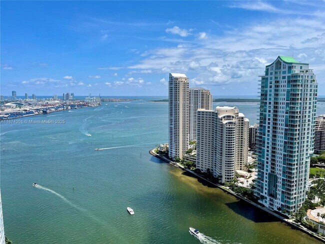 Building Photo - 300 S Biscayne Blvd