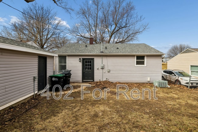 Building Photo - 3111 S 40th St