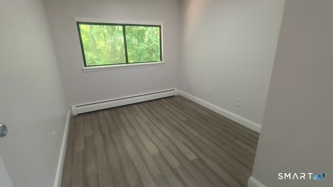 Building Photo - 244 Oakville Ave