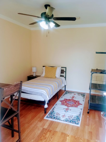 Building Photo - 2403 W Verdugo Ave