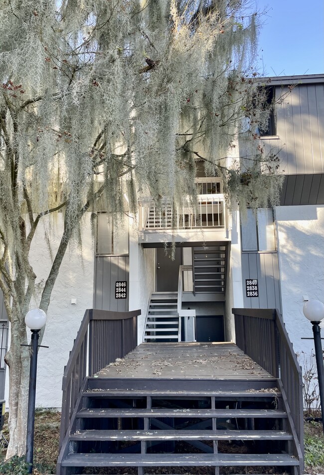 Building Photo - 2842 SW 14th Dr
