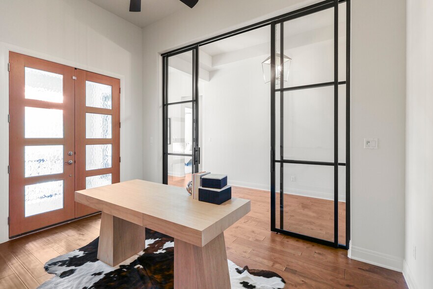 Building Photo - 299 Peakside Cir