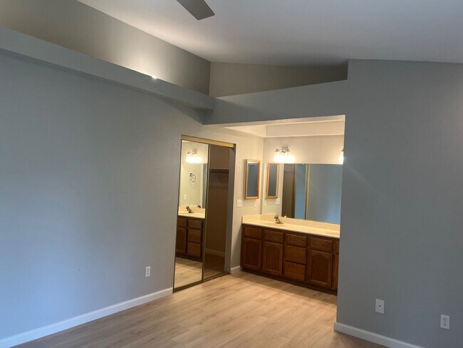 Building Photo - 4446 Tralee Ln